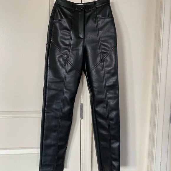Aritzia Wilfred “Rebel” Vegan Leather Pants, Black, Size 00 - Picture 4 of 6